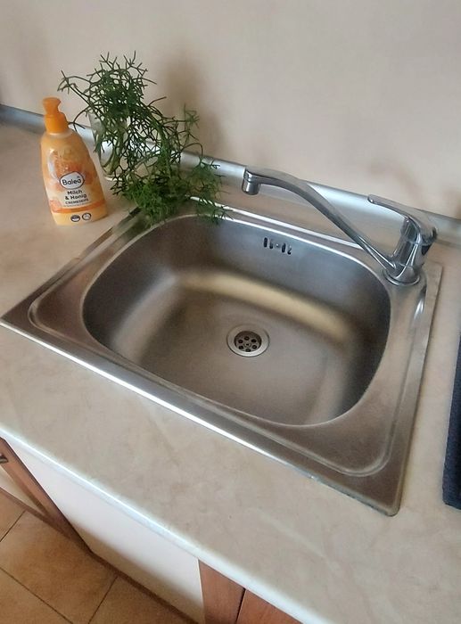 Мивка неръждаема със смесител