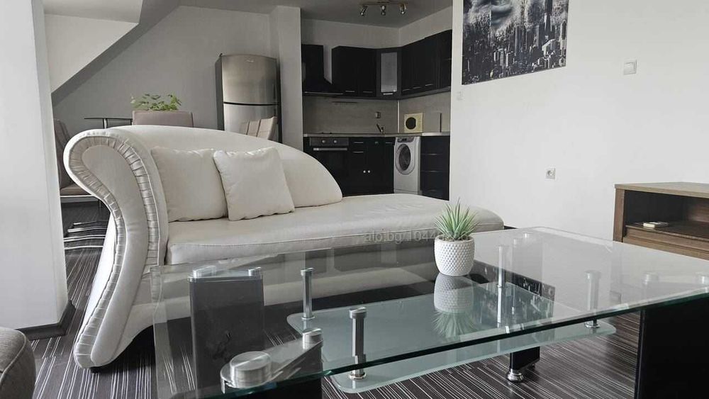 Дава се под наем Тристаен апартамент в Пловдив, Център - 90 кв.м за 612 € - Снимка #4