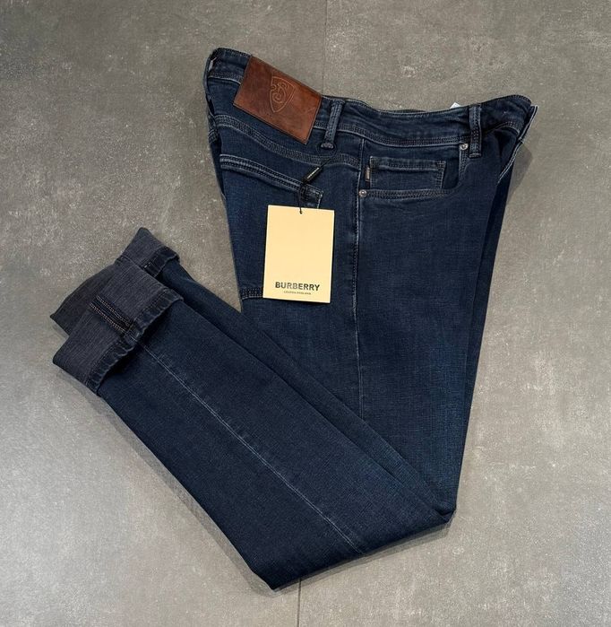 Мъжки дънки DSQUARED2 – стил, комфорт и спортно-елегантна визия