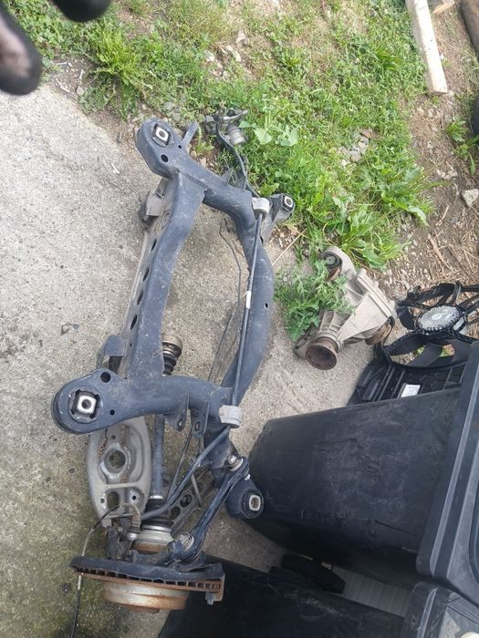 Punte spate bmw e90 e91 e92