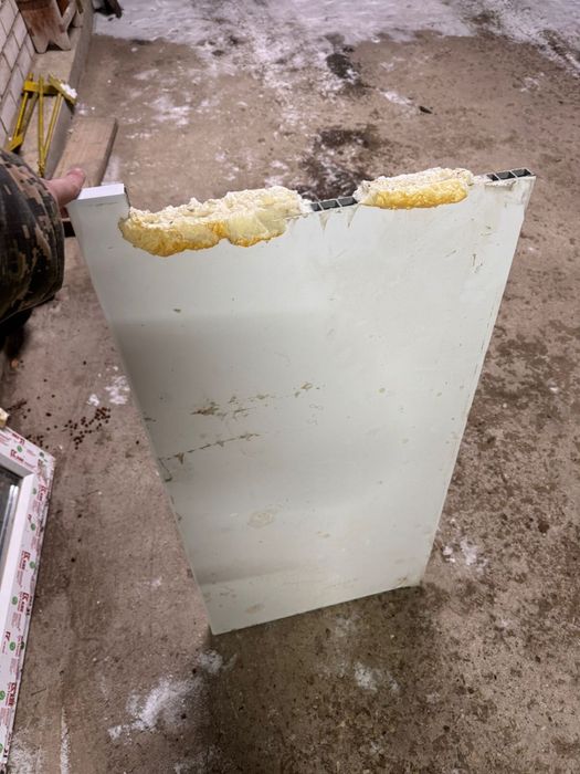 Продам балконную дверь вместе с окном