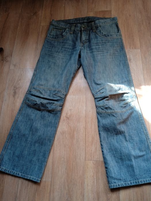 Продам джинсы мужские