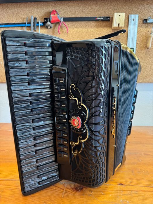 Acordeon digital Serenelli Assassino