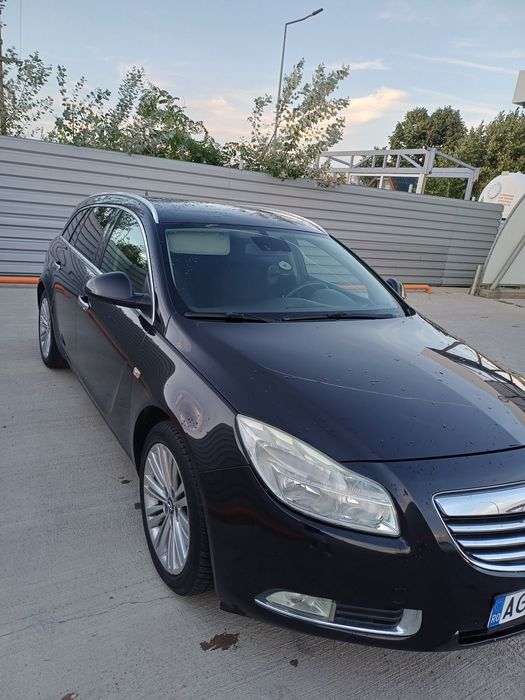 Vând Opel Insignia