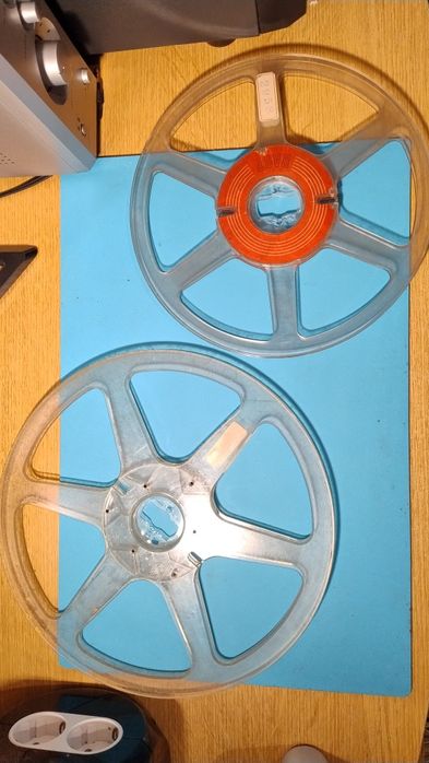 Role goale de magnetofon cu prindere AEG