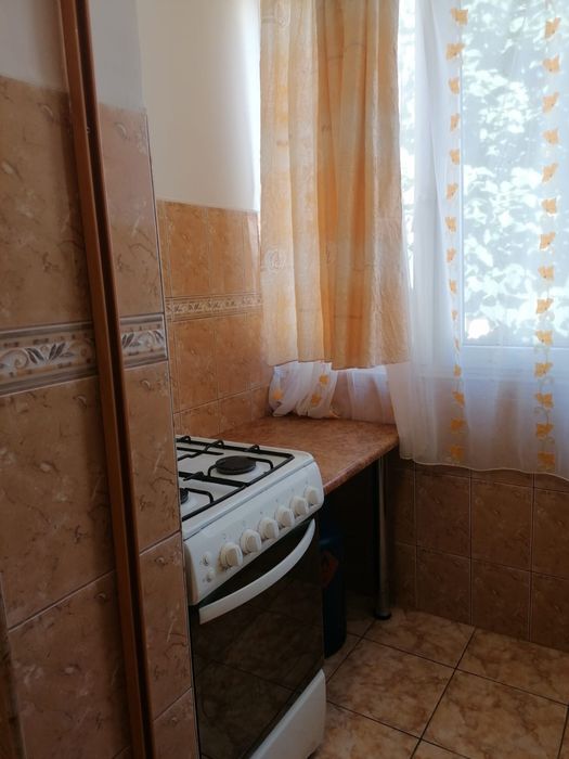 Inchiriez apartament 3 camere Decebal