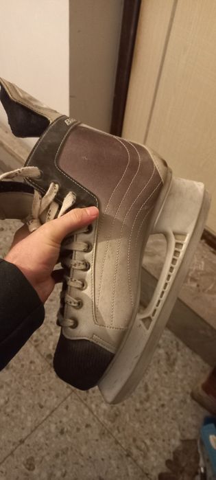 Продам профессиональные коньки от Bauer Vapor 2