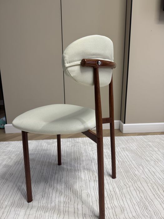 Стулья новые 8 шт