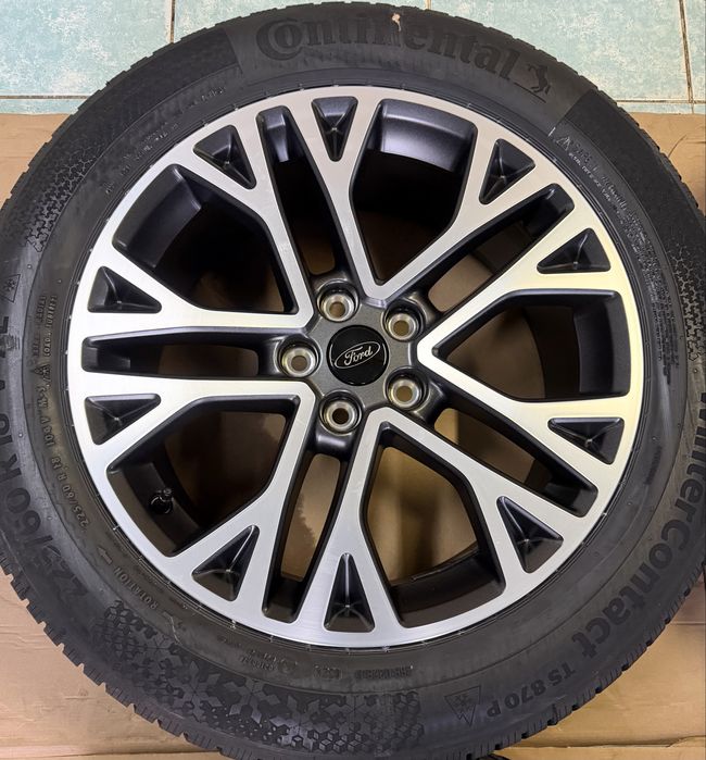 Jante aliaj NOI R18 FORD Kuga anvelope iarna 225/60/18 Continental NOI