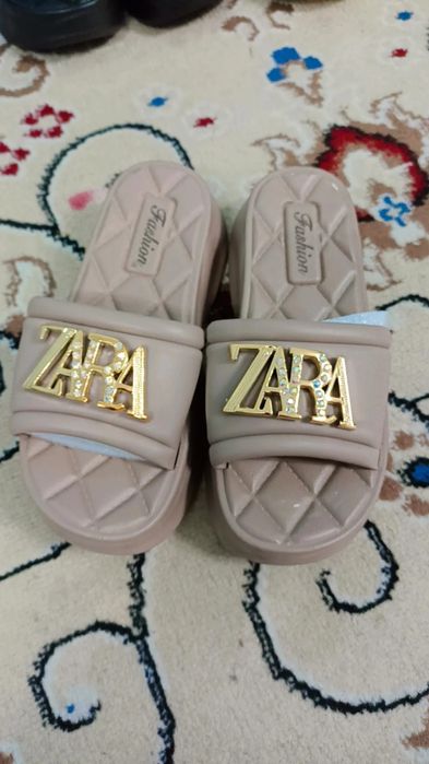 Бренд шлёпкалар .