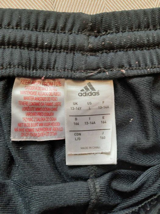 Vand trening Adidas - 80 lei