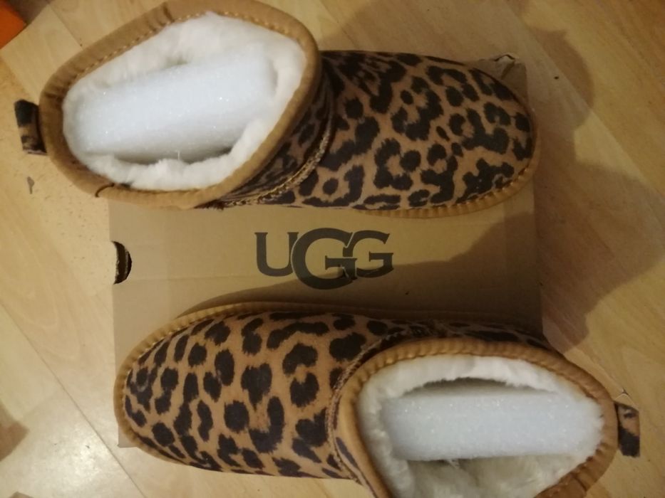 Cizme  tip UGG marime 39 si 40 noi