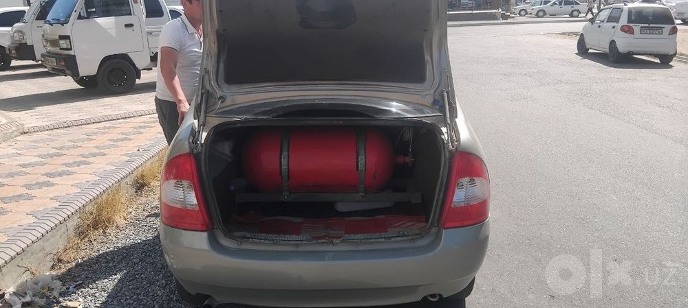 Lada kalina sotiladi