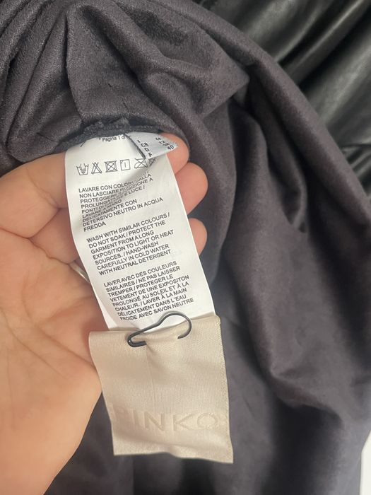 Rochie Pinko, mariema M