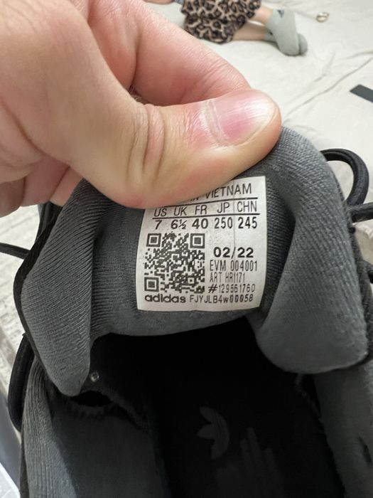 Кроссовки adidas ozelia