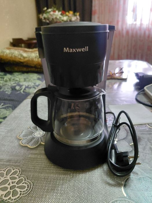 Продаю электро кофеварку Maxwell.