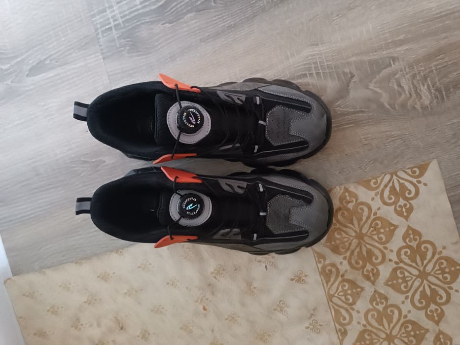 Продам кросовки новые