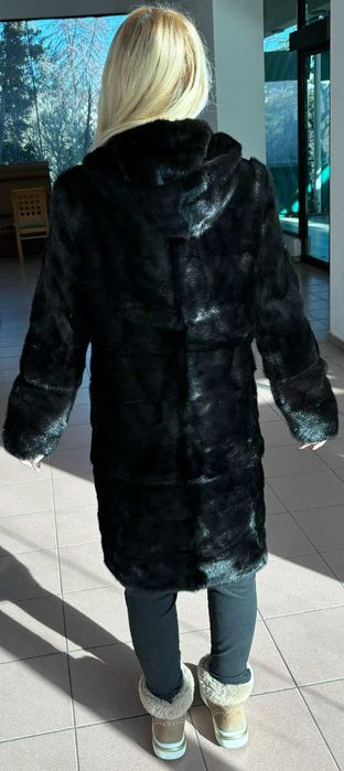 Нова норкова палто трансформър от Гърция