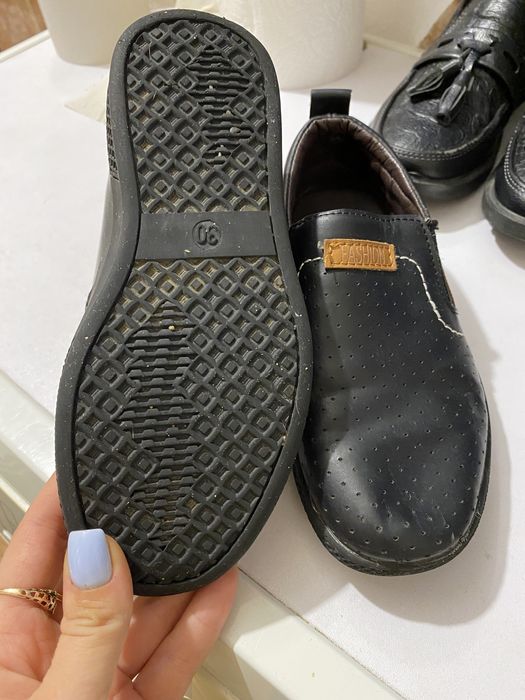 Продам детскую обувь