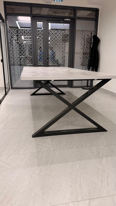 Стол офисный или просто для дома