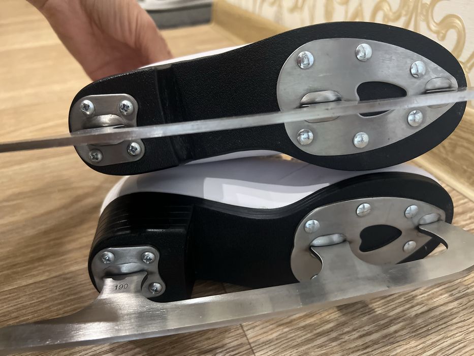 Продам детские коньки