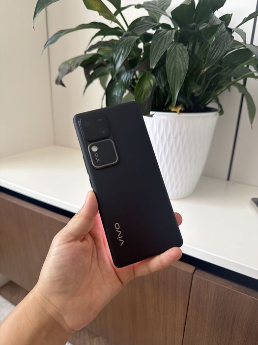 Vivo V30 12/256гб