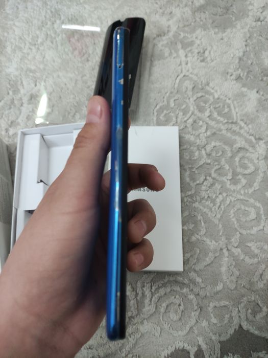 Прадам новый телефон!