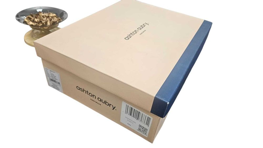 Vând ghete din piele Ashton Aubry – NOI, în cutie