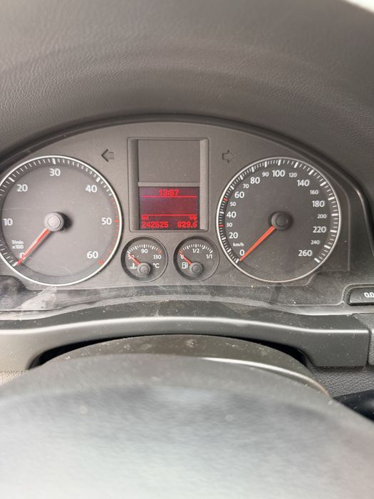Golf 5 plus 1.9 tdi an 2006 nu necesita nici o investitie !