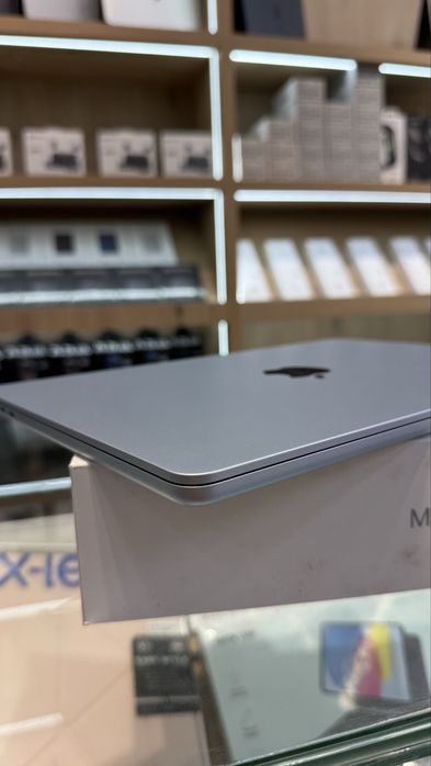 Macbook Air m5 16/5126gb 935$