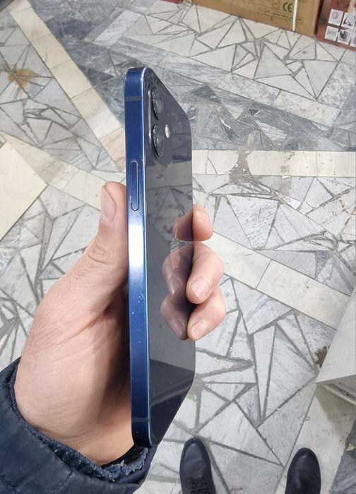 iPhone 12 batareka 82%