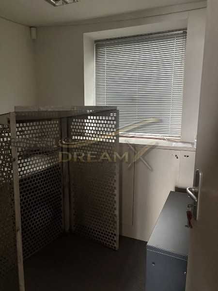 Дава се под наем офис в Кършияка! 71808537