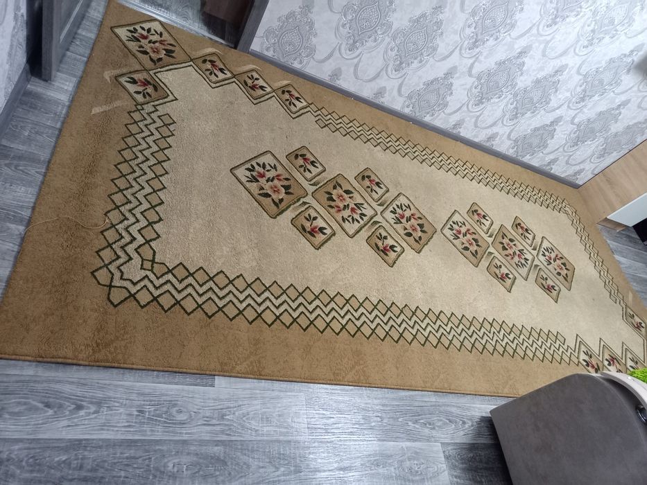 Продам ковры в хорошем состоянии