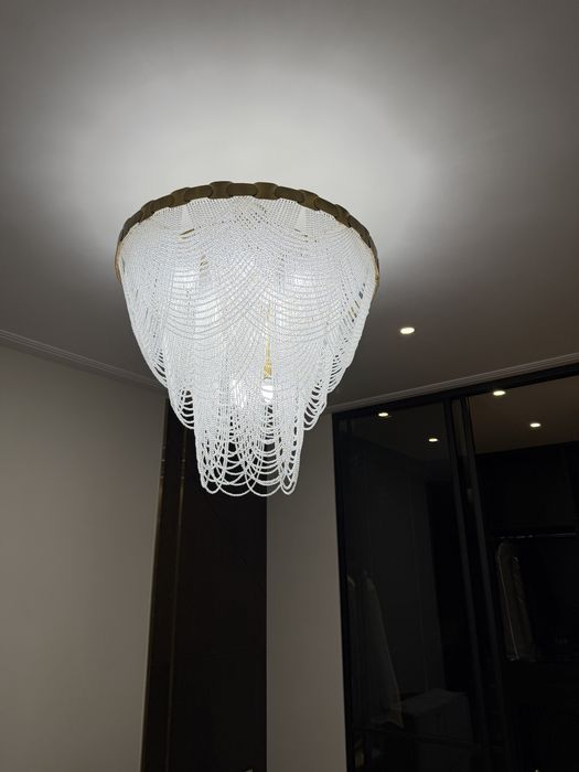 Продам люстру.