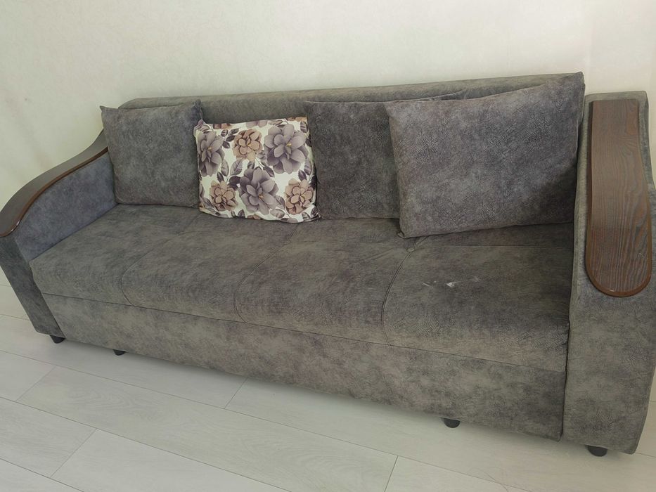 Диван бу состояние среднее