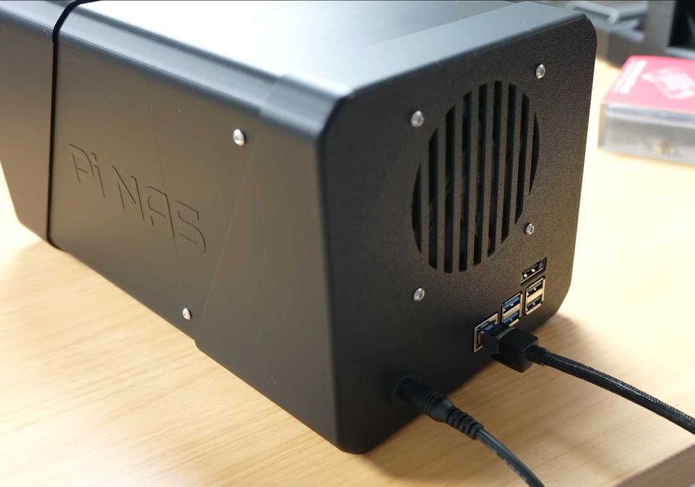 Carcasă Raspberry Pi NAS cu 4 HDD detașabile + USB, Ethernet, HDMI