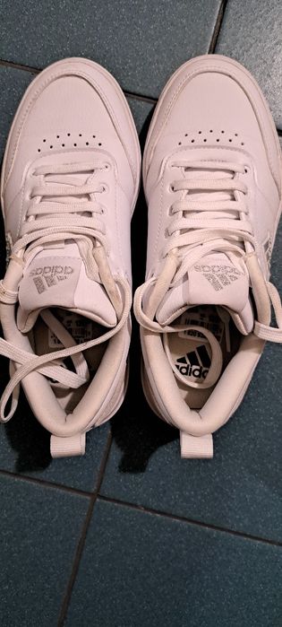 Adidași ADIDAS..