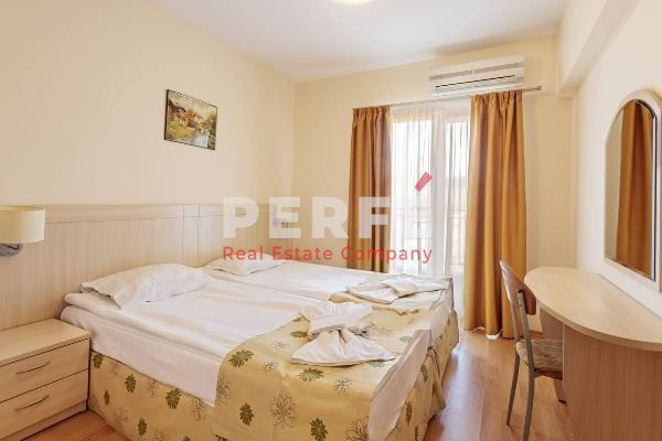Продава се Двустаен апартамент в Созопол - 49 кв.м за 1143 €/кв.м - Снимка #5