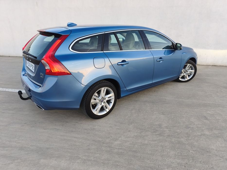 Volvo V60 Plug hybrid 2.4D6 AWD 283 cp AWD  //2014 EURO 5//Distronic//Piele//
