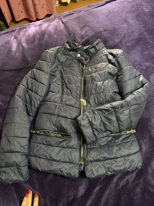 Продам куртку женскую