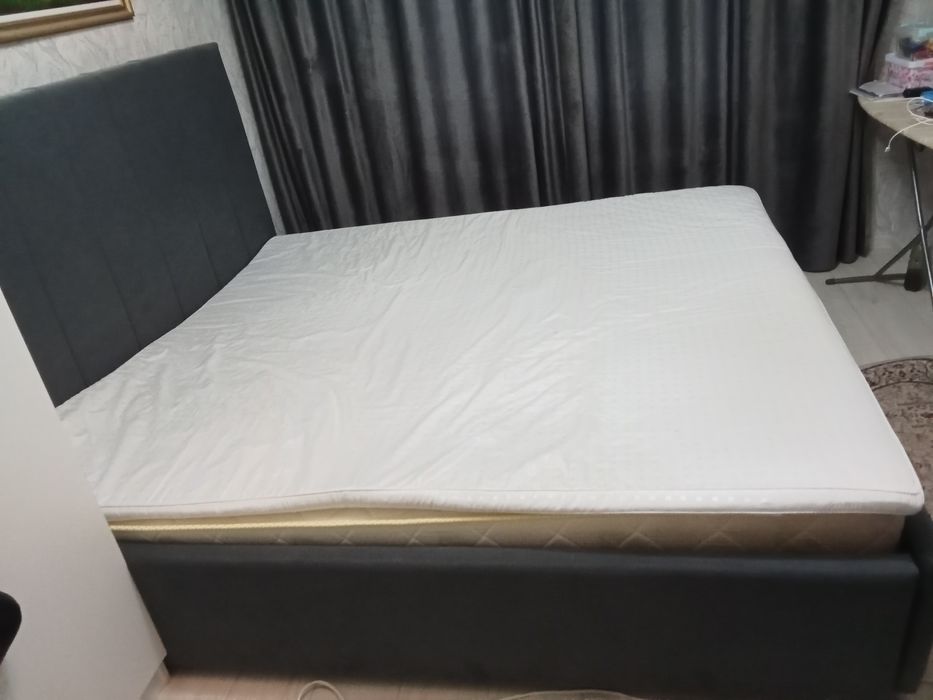 Спальный кровать