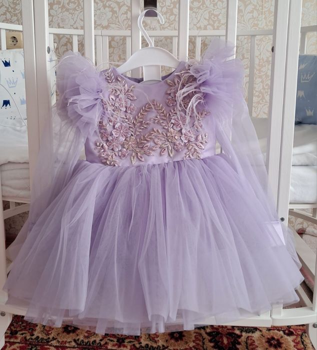 1 жас қыз балаға көйлек сатылады