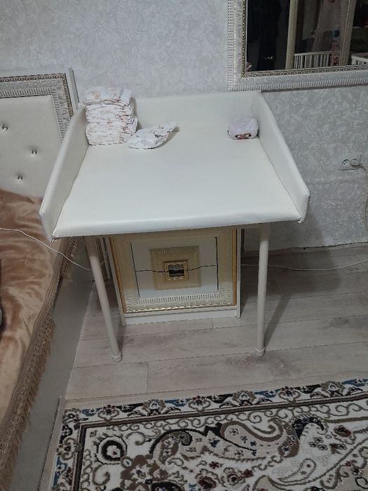 Продам пелинальный столик