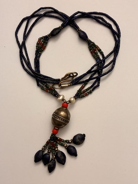 Colier vechi etnic/tribal din Lapis Lazuli, perle si pietre naturale