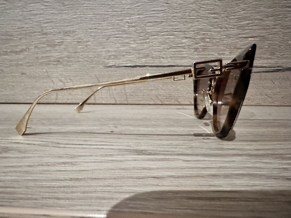 Слънчеви очила FENDI