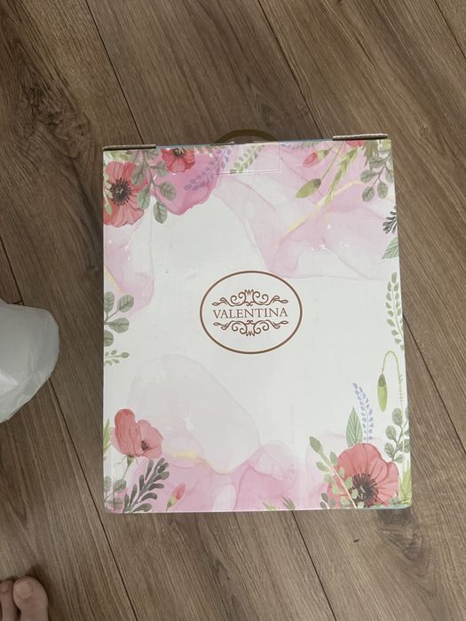 Вазы новые продам