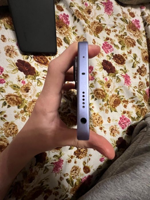 Продаю Redmi note 13 pro 4g