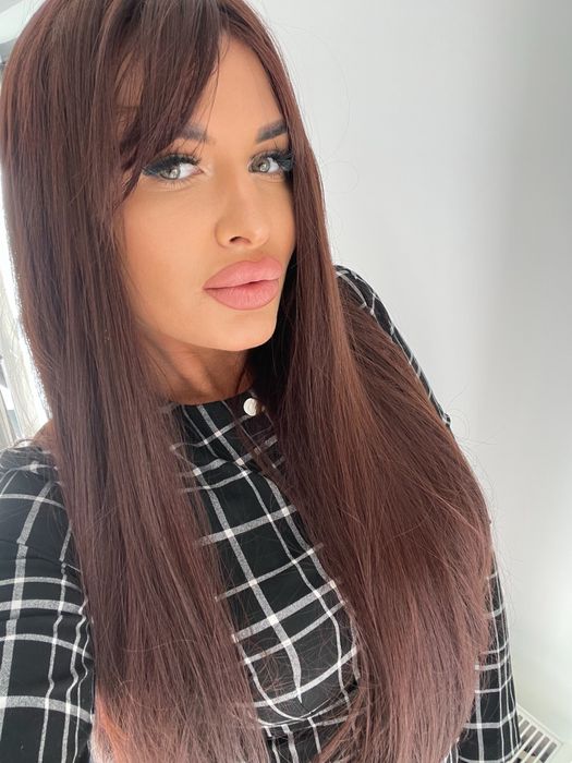 Peruca lunga  saten ciocolatiu