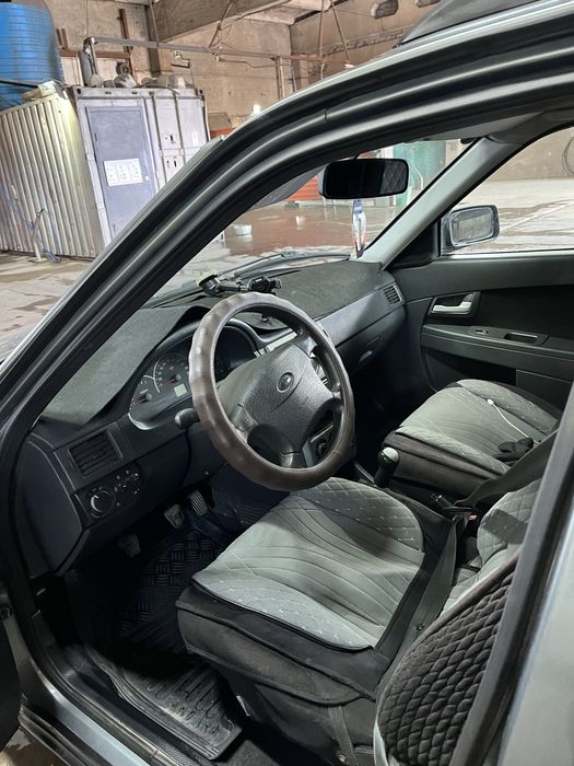 LADA priora 2011  года универсал
