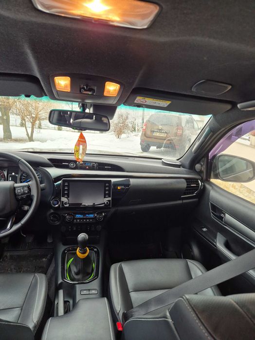 Toyota hilux invincible